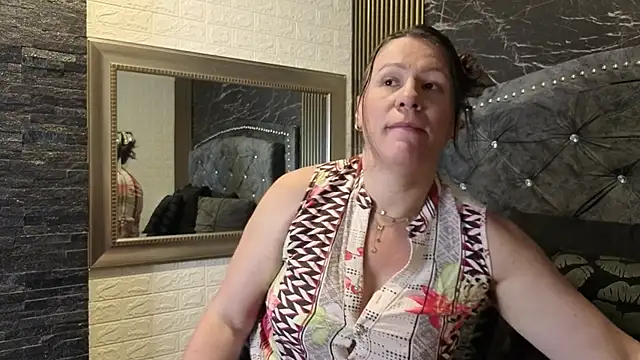 Snapshot of charlotte__G chatting on May 29, 2026, 11:27 am charlotte G online show from May 29, 2026, 11:27 am