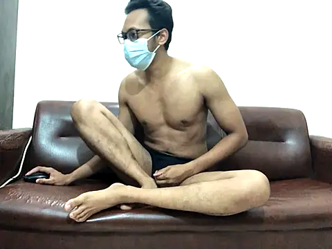 Snapshot of Zeuhorny chatting on October 2, 2025, 8:34 pm Zeuhorny online show from October 2, 2025, 8:34 pm