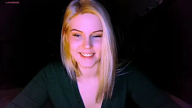 VoluptuousDreams online show from March 20, 2025, 3:58 pm