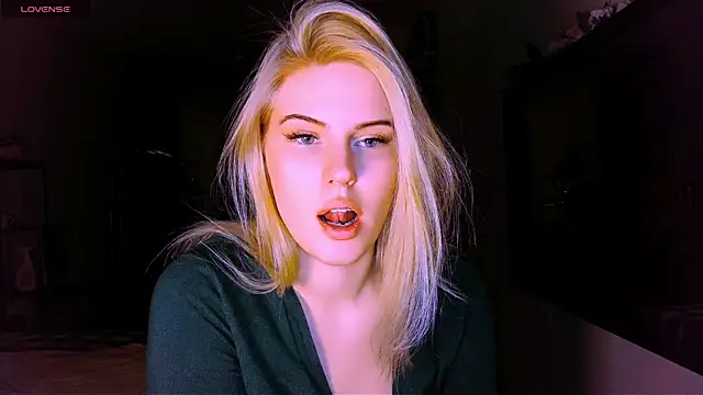 VoluptuousDreams online show from March 14, 2025, 5:57 pm