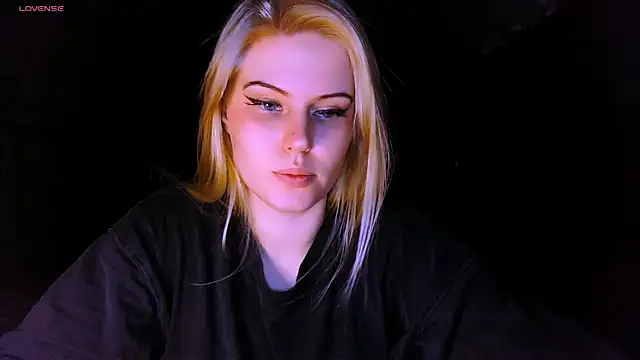 VoluptuousDreams online show from March 9, 2025, 4:11 pm