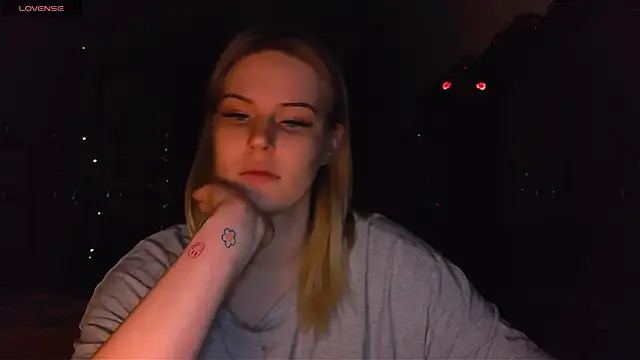 VoluptuousDreams online show from January 19, 2025, 6:21 pm