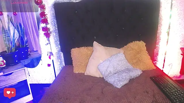 Snapshot of alicee_laurent chatting on December 20, 2025, 2:36 am alicee laurent online show from December 20, 2025, 2:36 am