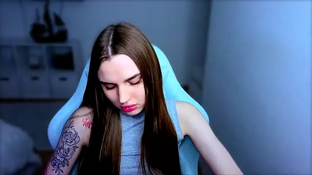 StellaLawless online show from November 6, 2025, 7:51 pm