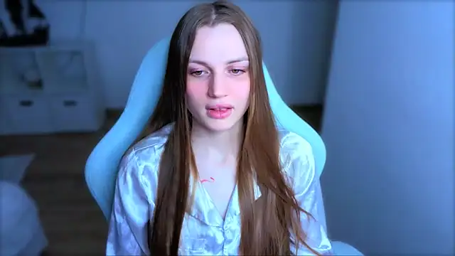 StellaLawless online show from April 3, 2026, 6:47 pm