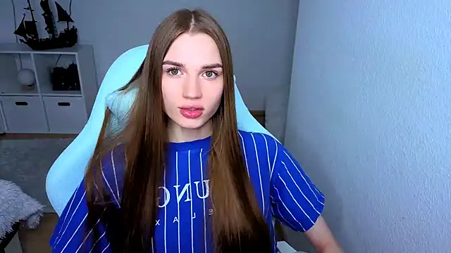 StellaLawless online show from October 5, 2025, 1:46 pm