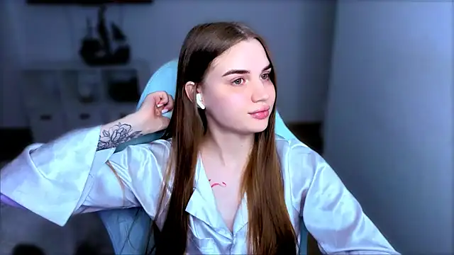 StellaLawless online show from November 3, 2025, 7:50 pm