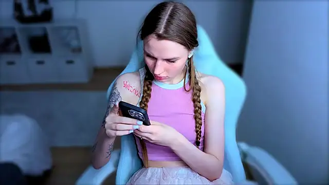 Snapshot of StellaLawless chatting on February 22, 2026, 12:51 pm StellaLawless online show from February 22, 2026, 12:51 pm