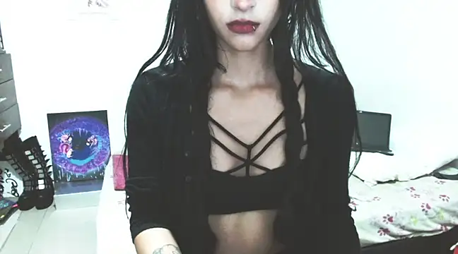 Snapshot of TaraTetsu_ chatting on February 1, 2025, 12:40 am TaraTetsu online show from February 1, 2025, 12:40 am