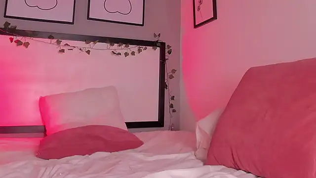 SarayRogers online show from February 27, 2025, 5:58 pm