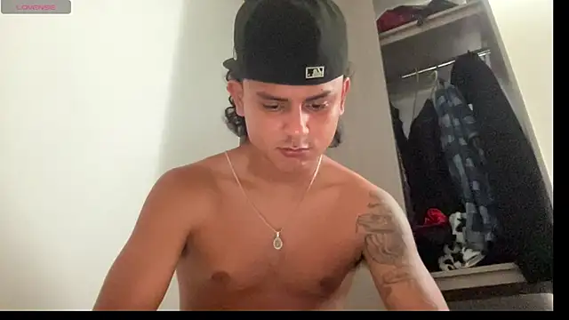 Snapshot of bob_petterson chatting on October 30, 2025, 2:58 pm bob petterson online show from October 30, 2025, 2:58 pm