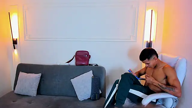 Paradise boy s online show from January 15, 2026, 7:50 pm