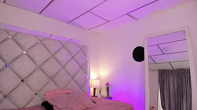 Snapshot of alessiaferry chatting on November 29, 2025, 8:31 pm alessiaferry online show from November 29, 2025, 8:31 pm