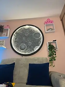 Julieta-sett online show from April 12, 2026, 2:59 am