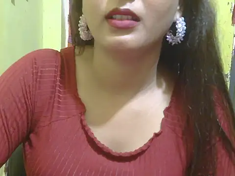 Snapshot of Model-Tanya chatting on February 11, 2025, 8:58 am Model-Tanya online show from February 11, 2025, 8:58 am