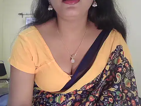 Model-Tanya online show from December 18, 2025, 8:52 am