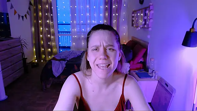 Snapshot of Malinax chatting on February 12, 2026, 5:29 am Malinax online show from February 12, 2026, 5:29 am