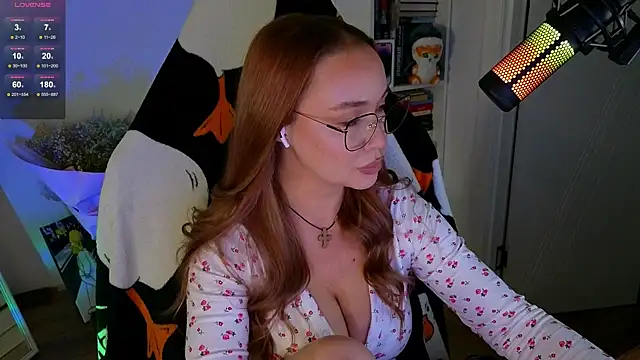 Emili1- online show from October 20, 2025, 1:33 pm