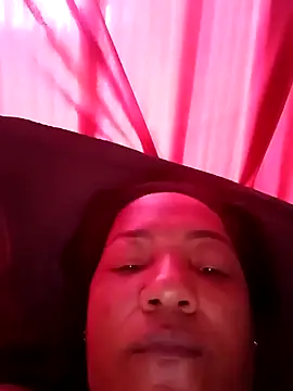 Snapshot of Grazzy85 chatting on February 5, 2025, 11:44 am Grazzy85 online show from February 5, 2025, 11:44 am