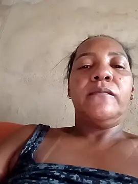 Snapshot of Grazzy85 chatting on February 11, 2025, 6:11 pm Grazzy85 online show from February 11, 2025, 6:11 pm