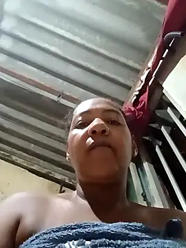 Snapshot of Grazzy85 chatting on February 10, 2025, 10:30 pm Grazzy85 online show from February 10, 2025, 10:30 pm