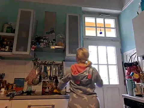 FrauleinSchmitt online show from October 16, 2025, 8:11 am