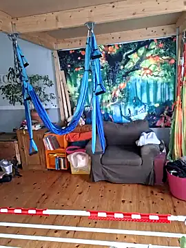 FrauleinSchmitt online show from December 13, 2024, 9:35 am