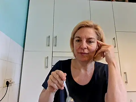 FrauleinSchmitt online show from February 21, 2025, 8:40 am