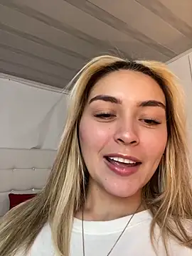 Snapshot of emma_oxford chatting on February 22, 2025, 8:42 pm emma oxford online show from February 22, 2025, 8:42 pm