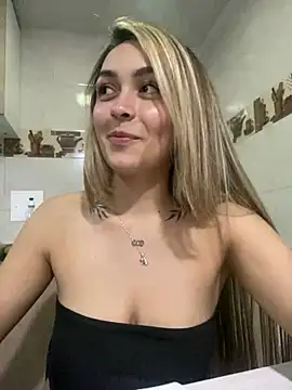 Snapshot of emma_oxford chatting on March 13, 2025, 11:49 pm emma oxford online show from March 13, 2025, 11:49 pm