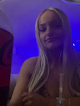 Snapshot of stenzxx chatting on December 31, 2024, 5:51 pm stenzxx online show from December 31, 2024, 5:51 pm