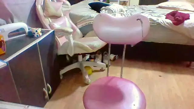 Snapshot of Jennxdolls chatting on February 17, 2025, 9:32 pm Jennxdolls online show from February 17, 2025, 9:32 pm