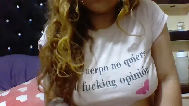 Snapshot of Jennxdolls chatting on January 22, 2025, 5:05 am Jennxdolls online show from January 22, 2025, 5:05 am