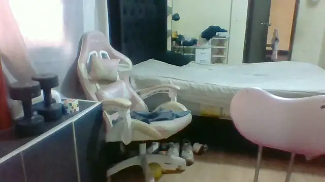 Snapshot of Jennxdolls chatting on February 13, 2025, 3:24 pm Jennxdolls online show from February 13, 2025, 3:24 pm