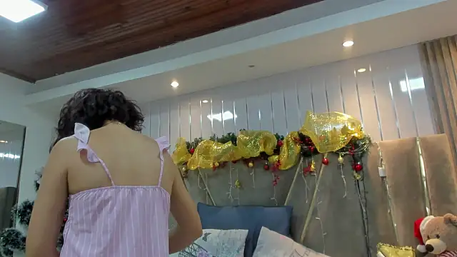 Snapshot of Vicky__skinny_ chatting on December 30, 2024, 5:55 pm Vicky skinny online show from December 30, 2024, 5:55 pm