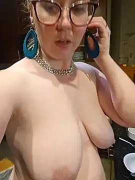 littlelustlamb online show from March 10, 2025, 9:51 pm