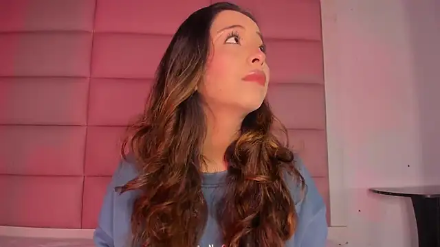 Snapshot of little-Emma chatting on November 23, 2025, 3:05 am little-Emma online show from November 23, 2025, 3:05 am