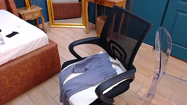 Snapshot of SerenaXMendez chatting on March 2, 2025, 1:53 pm SerenaXMendez online show from March 2, 2025, 1:53 pm