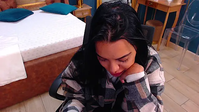 Snapshot of SerenaXMendez chatting on February 22, 2025, 7:01 am SerenaXMendez online show from February 22, 2025, 7:01 am