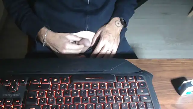 Adri gard online show from November 8, 2025, 9:18 pm