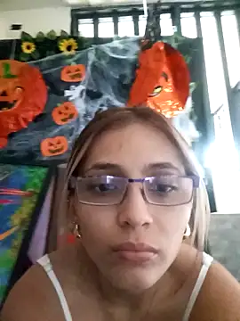 Snapshot of sofia_playful chatting on October 23, 2025, 9:13 pm sofia playful online show from October 23, 2025, 9:13 pm