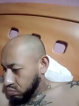 pineda1689 online show from December 4, 2024, 4:21 pm