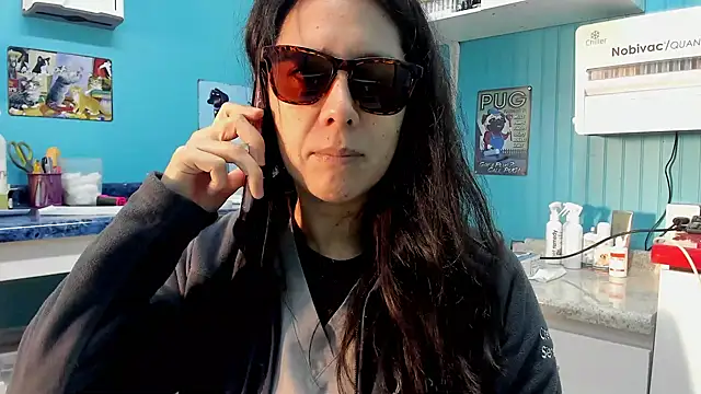Snapshot of Reinacatchile chatting on May 19, 2026, 8:49 pm Reinacatchile online show from May 19, 2026, 8:49 pm