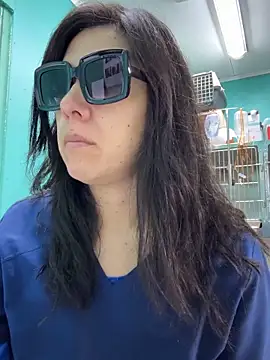 Reinacatchile online show from March 7, 2026, 2:33 pm