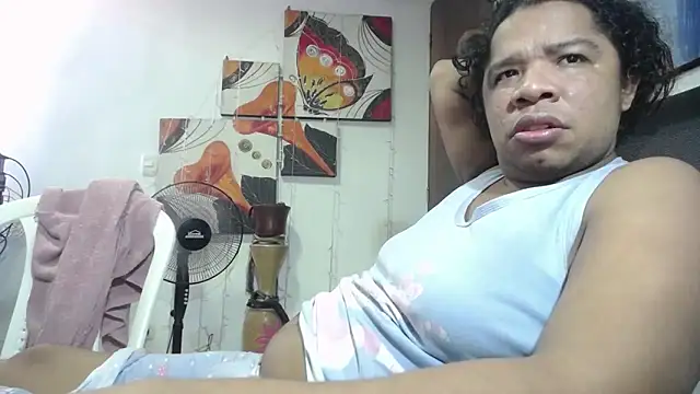 Snapshot of tsbigcock10incock chatting on December 18, 2025, 6:12 pm tsbigcock10incock online show from December 18, 2025, 6:12 pm