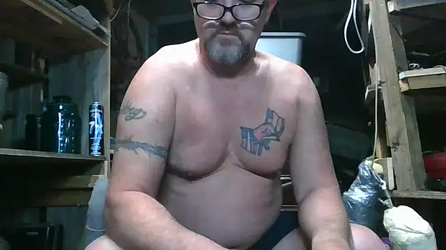 Snapshot of FKHoward chatting on May 4, 2026, 4:38 am FKHoward online show from May 4, 2026, 4:38 am