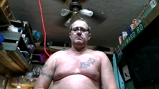 Snapshot of FKHoward chatting on April 6, 2026, 12:28 am FKHoward online show from April 6, 2026, 12:28 am