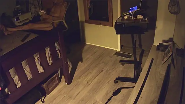 flasher15 online show from April 9, 2026, 1:18 am