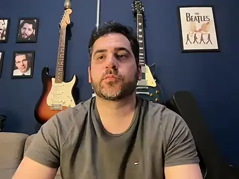 Snapshot of hotsafadinho chatting on January 18, 2025, 2:14 am hotsafadinho online show from January 18, 2025, 2:14 am