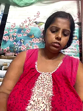 Snapshot of Beauty-queen chatting on October 9, 2025, 11:11 am Beauty-queen online show from October 9, 2025, 11:11 am